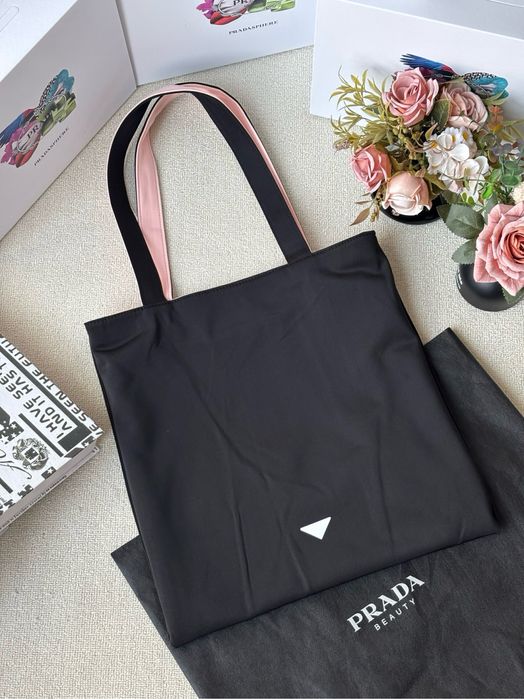 В наличии! Косметички Dior