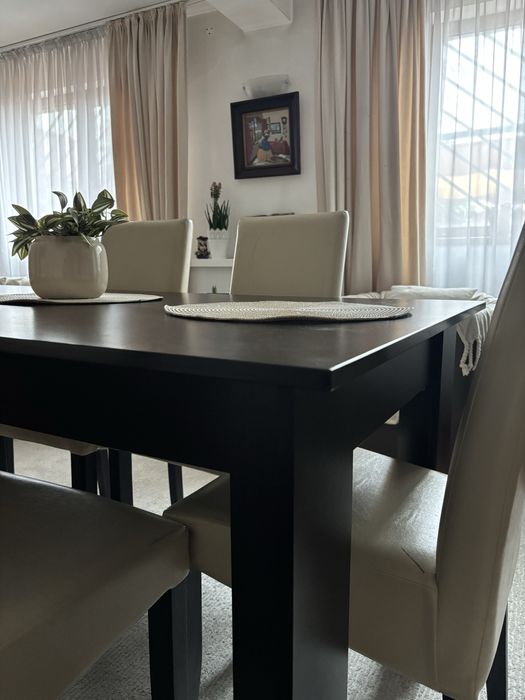 Masa dining sufragerie