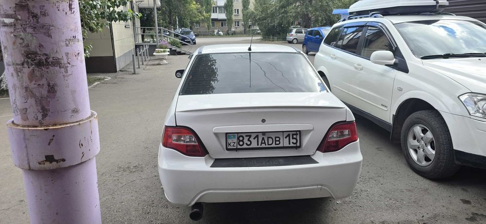 Продам машину дэо нексия 2012