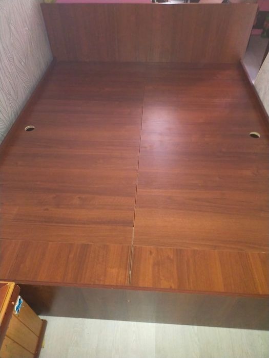 Кровать двуспальная