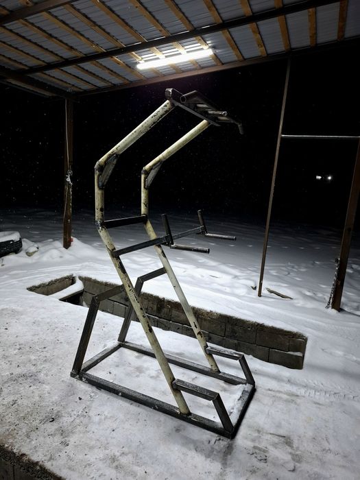 Тренажёр 2в1 турник брюся