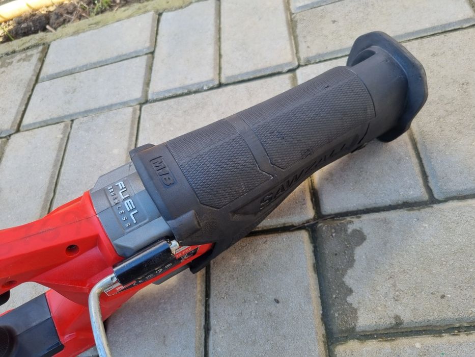 Fierăstrău sabie Milwaukee