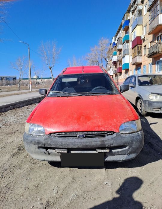 Продам машину  форд