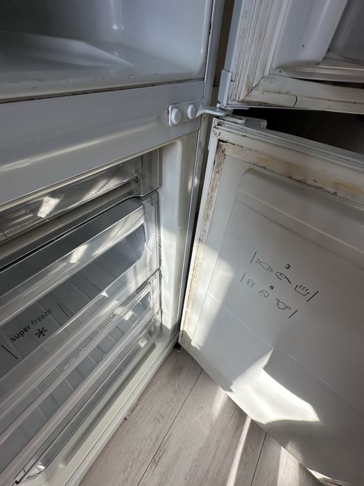 Холодильник АРИСТОН