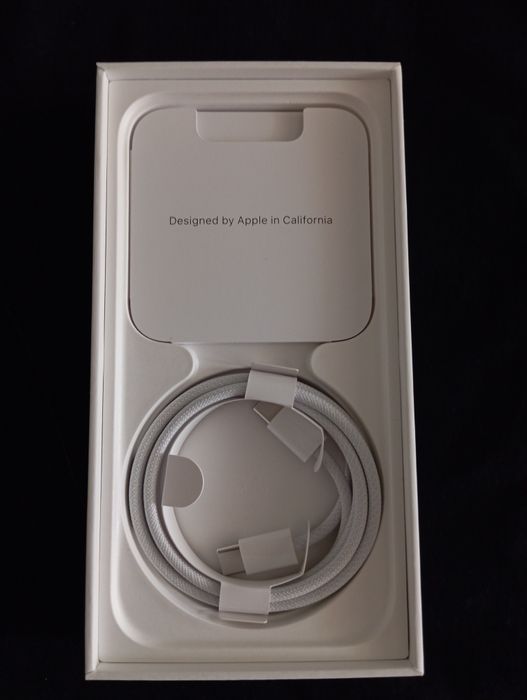 Продам айфон 15 128 Гб.