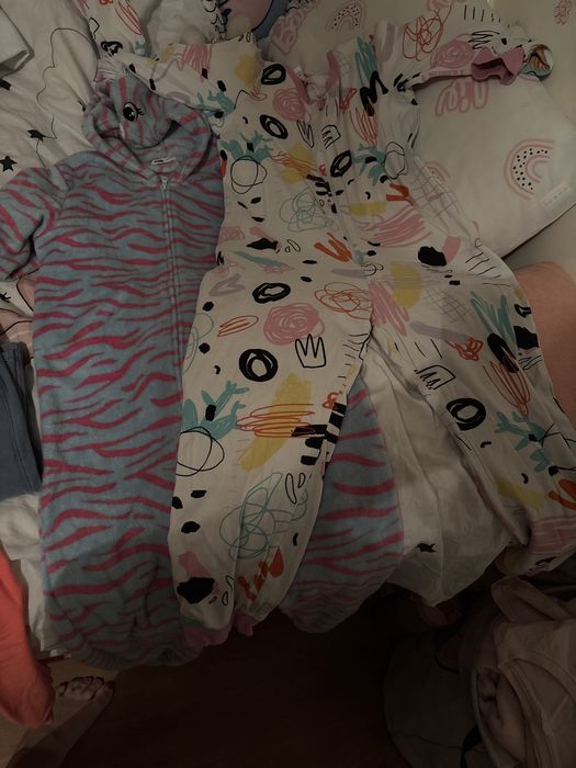 Детски дрехи  всичко по 5 евро