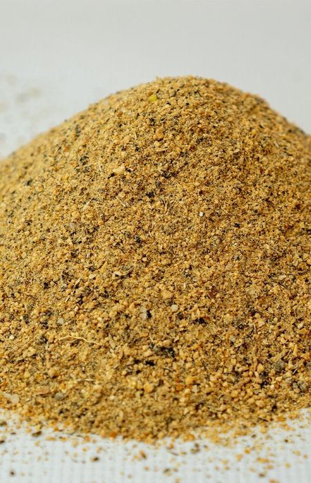 Turkiya "Baybal" Yem Tegirmoni soatiga 2 , 3 tonnali Sotamiz