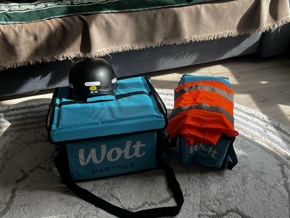 Термо сумка Wolt, шлем, жилет