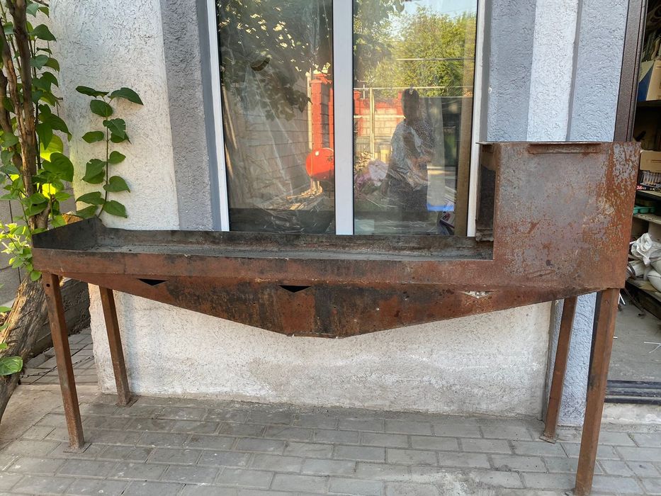 Мангал для кафе  с вытяшкой