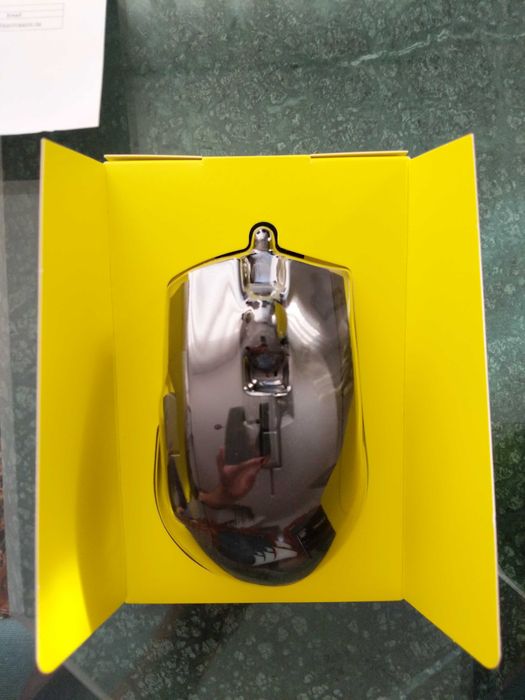 Corsair Ironclaw RGB оптична мишка - нова
