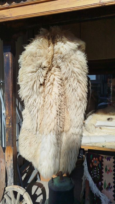 Confecționăm Cojoace. Sariche .Bitusi .Bunde Ciobănești