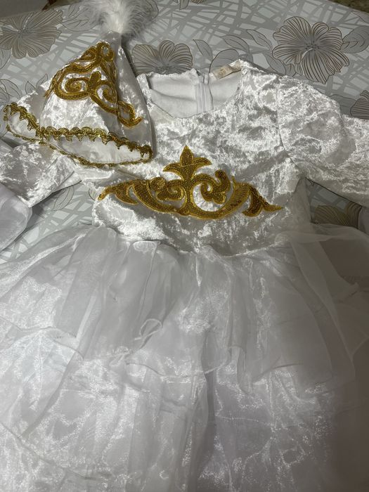 Нарядное национальное платье