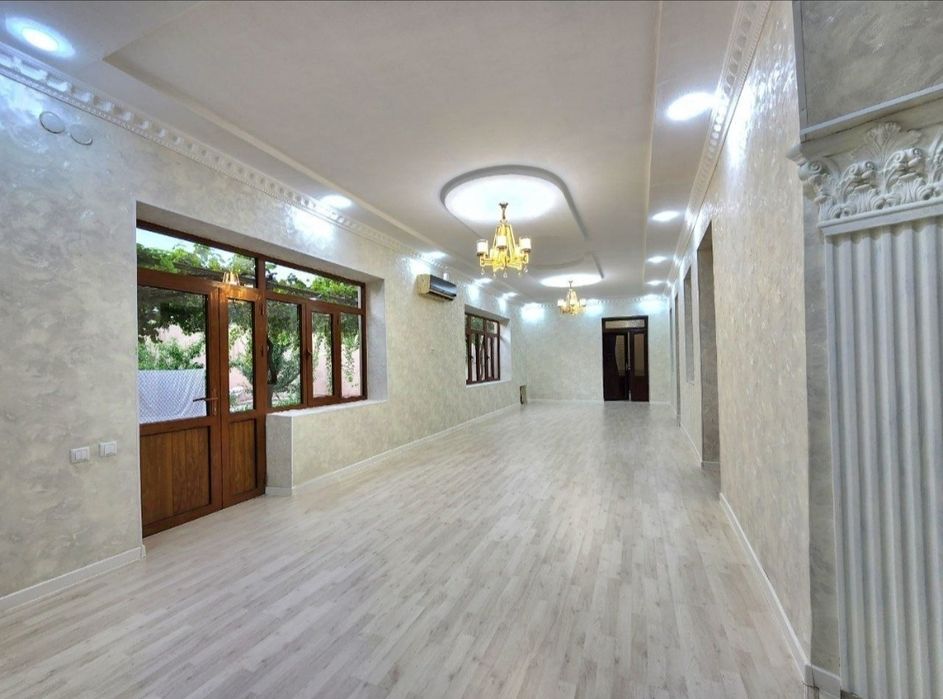 Поклейка обоев. Александр