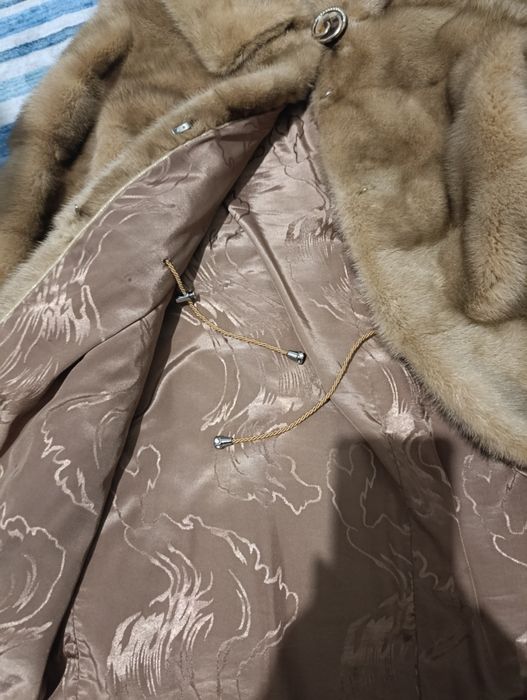 Продам норковую шубу