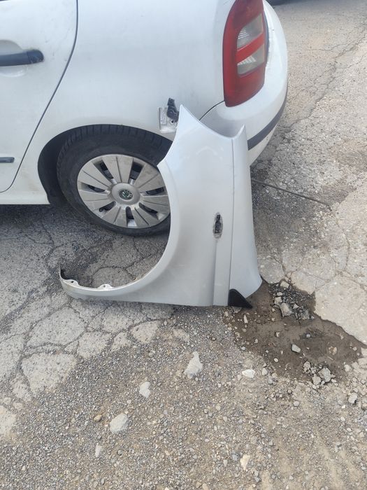 Ляв калник за toyota yaris от 2000 до 2003