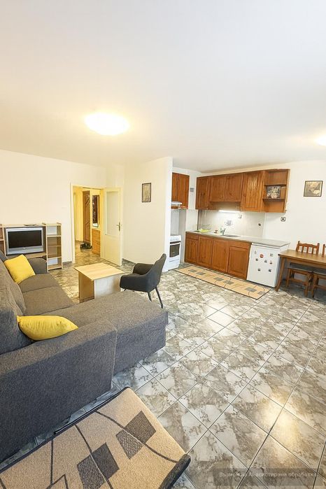 Дава се под наем Двустаен апартамент в Пловдив, Център - 80 кв.м за 448.8 € - Снимка #1