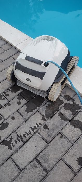 Robot piscina aspirator maytronics dolphin E10