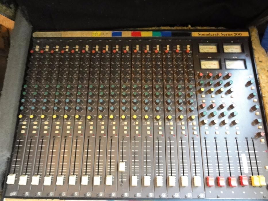 Mixer audio Soundcraft Series 200