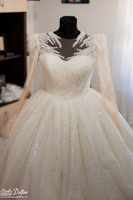 Rochie de mireasă 0-7-5-8-6-3-4-6-3-6