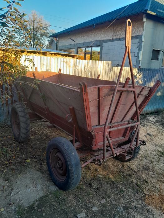 Vind căruță după tractor căruță este complecta