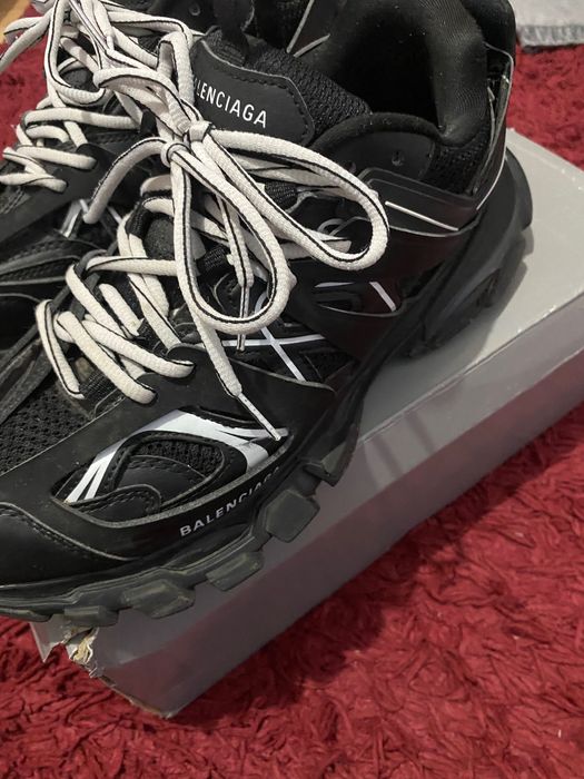 balenciaga track