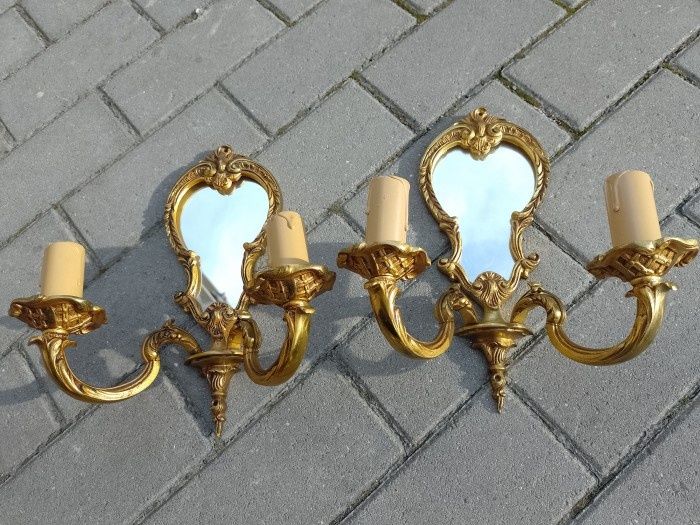 Superba pereche aplice vechi din bronz masiv și oglinda in stilul francez Louis piese cu o lucrătură de o foarte mare finețe ,impact vizual deosebit,g