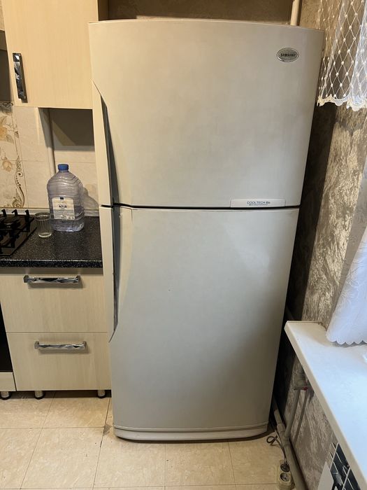 Холодильник Samsung