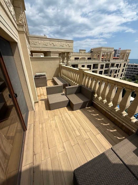 Тристаен с гледка море в Аргищ Партез