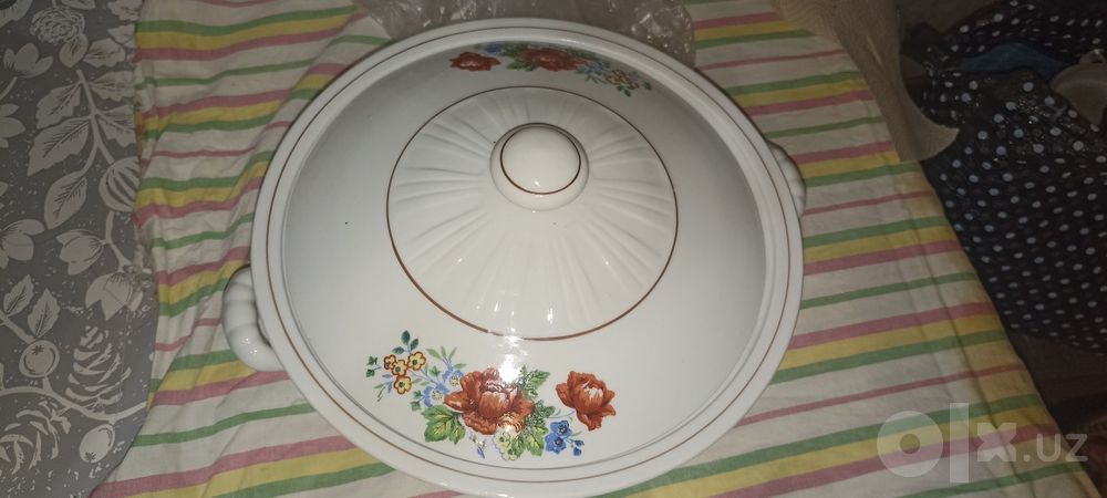 Продается  винтажный фарфоровый комплект производство КНДР
