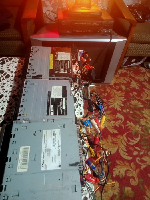 Продам автомагнитолы оригинал