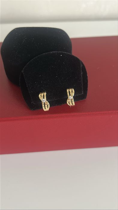 Серьги 750 пробы с бриллиантами