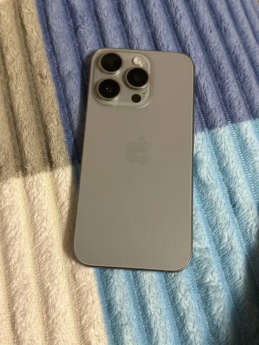 Продам iPhone 15-й Pro