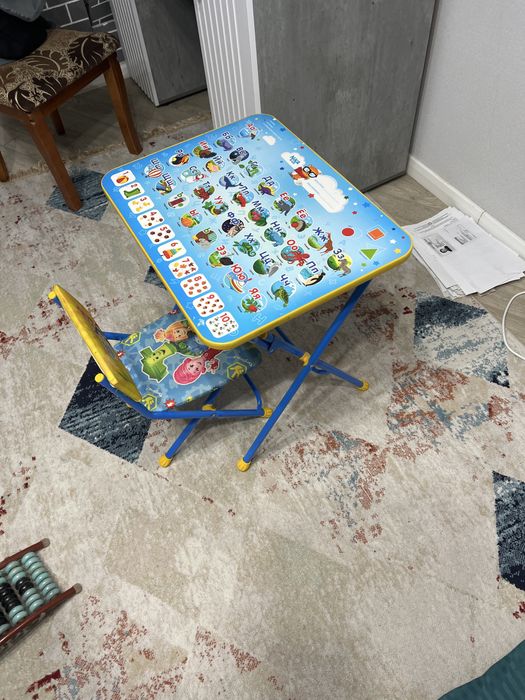 Десткий стулчик и стол