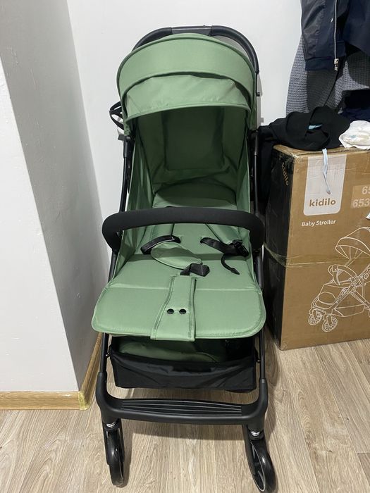 Коляска новая продам