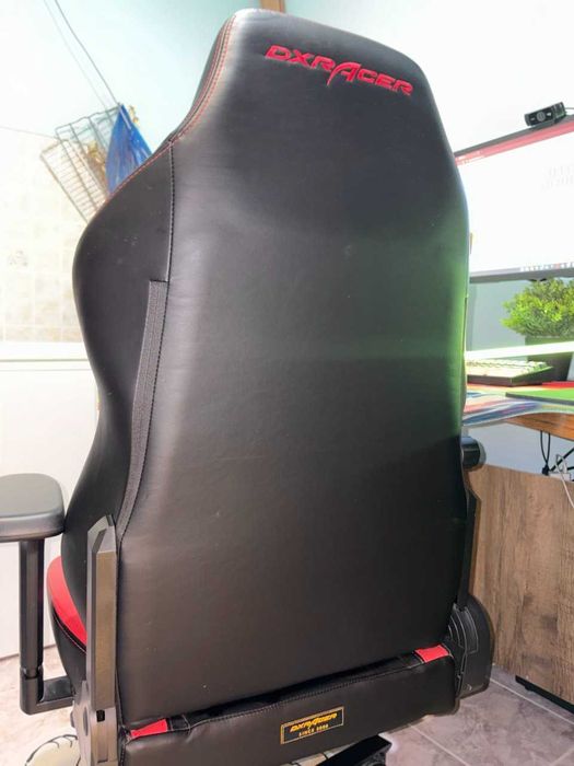 Продам игровое кресло Dxracer pro craft red