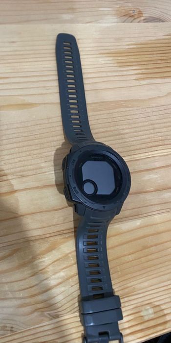 Продам часы garmin instinct