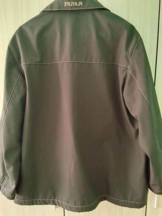 Пролетно мъжко яке .