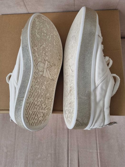 DeeZee Calvin Klein  QUAZI