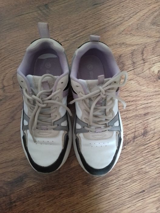 Кожени обувки за момиче