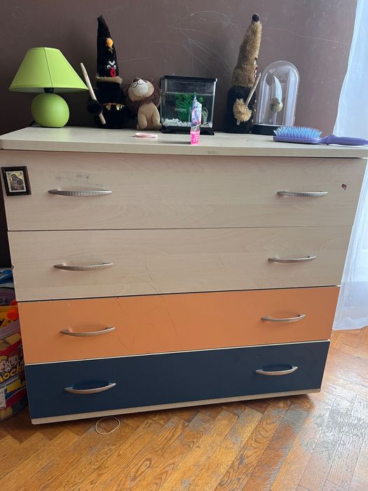 Продавам гардероб + скрин