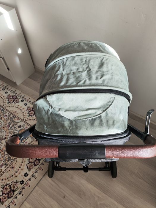 Продам прогулочную коляску