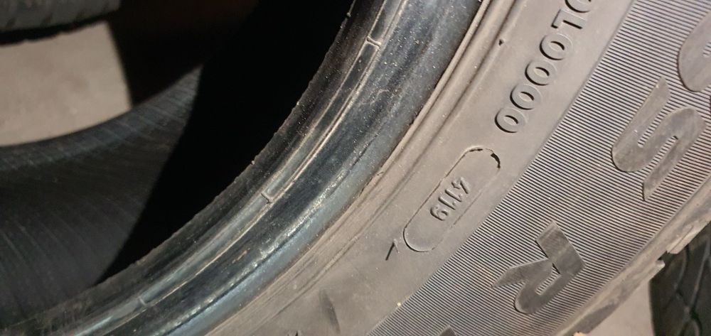 Гуми 4бр 215/65/16 с - 1бр  - 65лв