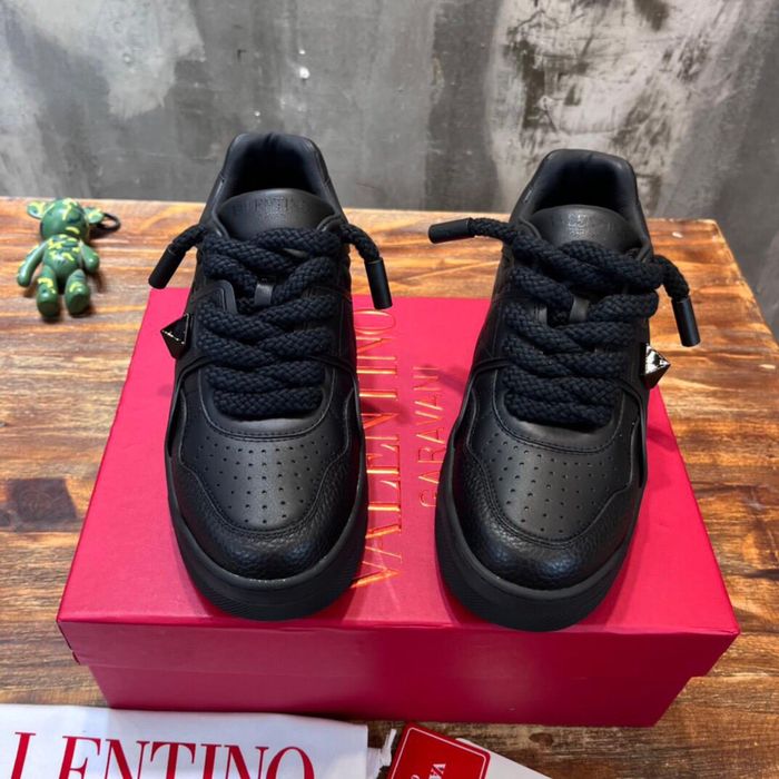 Valenti*no sneakers