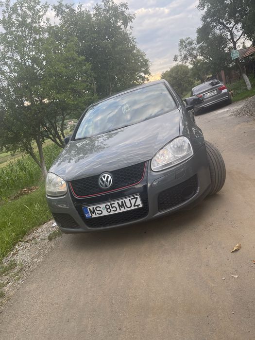 Vand sau schimb golf 5 cu atv