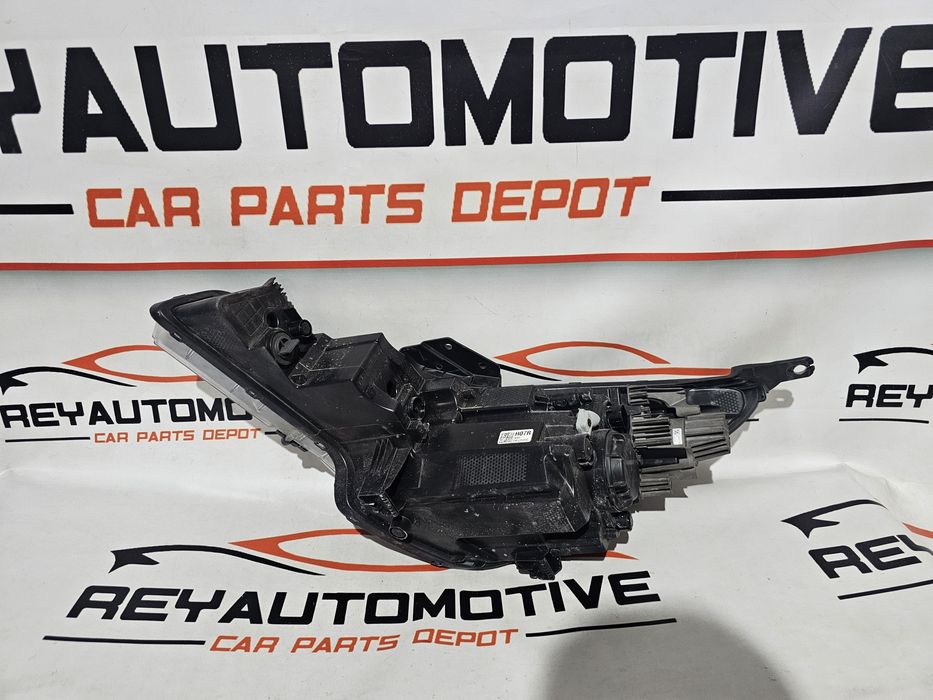 Far dreapta Hyundai Elantra dupa 2021 cod 92102-AA