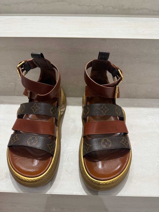 дамски сандали на марката Louis Vuitton
