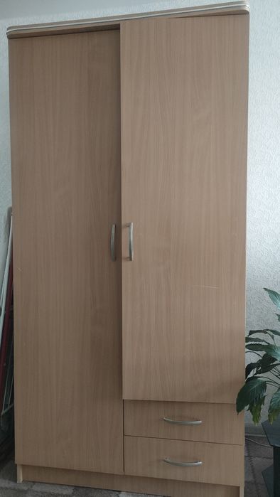 Шкаф плательный с полками