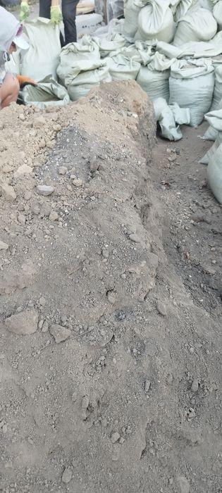 Бесплатно отдам земля перемешкой с глиной