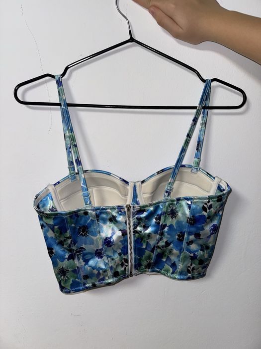 Топик с цветочеым принтом