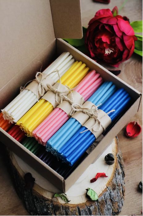 свечи восковые разного цвета